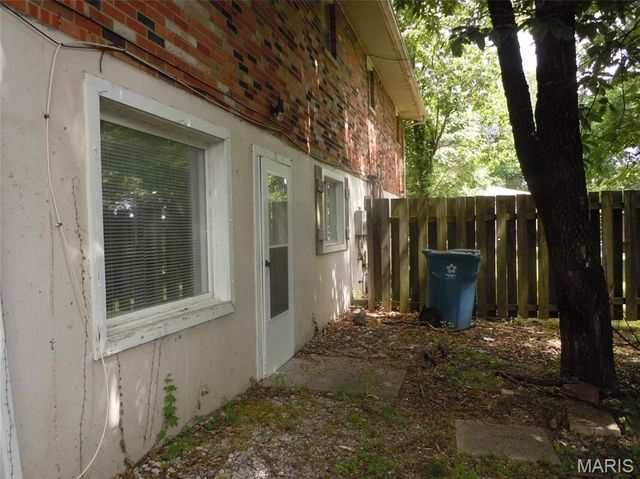 1100 Arrowhead Drive, Collinsville, IL 62234