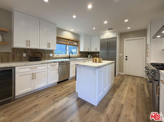 5254 Nagle Avenue, Sherman Oaks, CA 91401