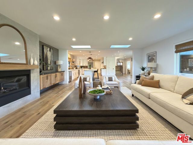 5254 Nagle Avenue, Sherman Oaks, CA 91401