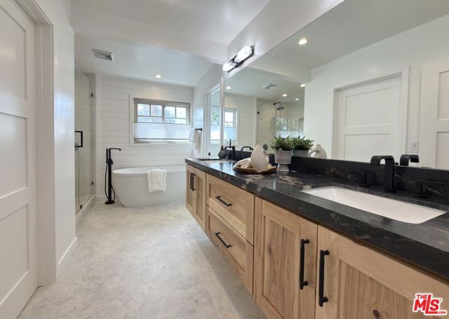 5254 Nagle Avenue, Sherman Oaks, CA 91401