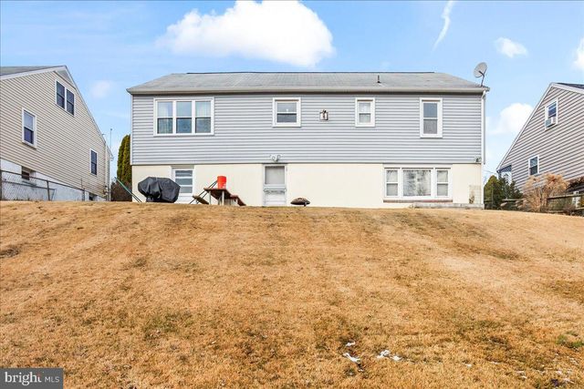 8157 SPRUCE DR, Harrisburg, PA 17111