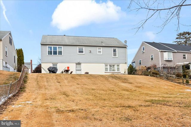 8157 SPRUCE DR, Harrisburg, PA 17111