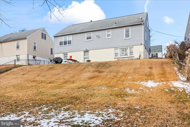 8157 SPRUCE DR, Harrisburg, PA 17111