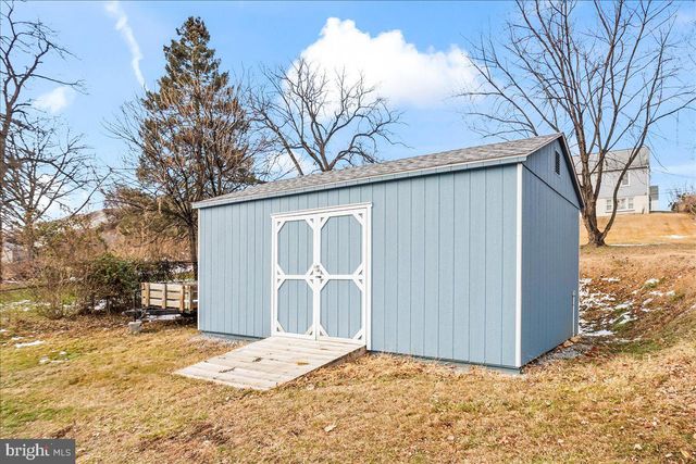 8157 SPRUCE DR, Harrisburg, PA 17111