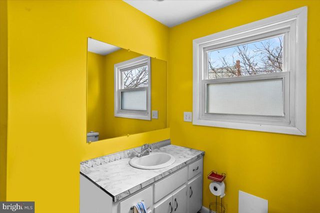 8157 SPRUCE DR, Harrisburg, PA 17111