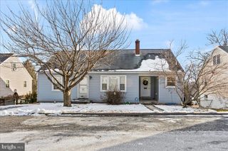 8157 SPRUCE DR, Harrisburg, PA 17111