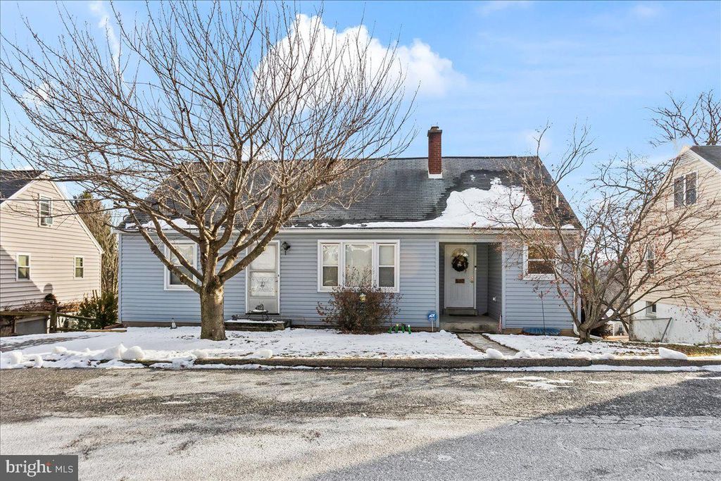 8157 SPRUCE DR, Harrisburg, PA 17111