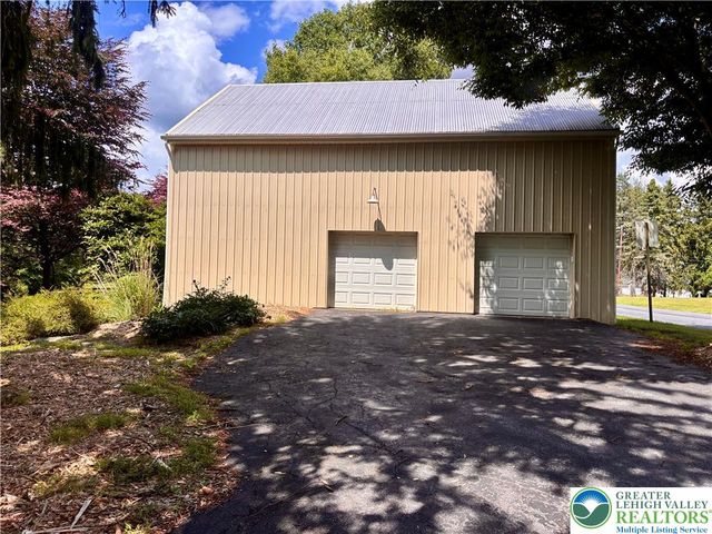 3590 Drifting Drive, Lower Saucon Twp, PA 18055