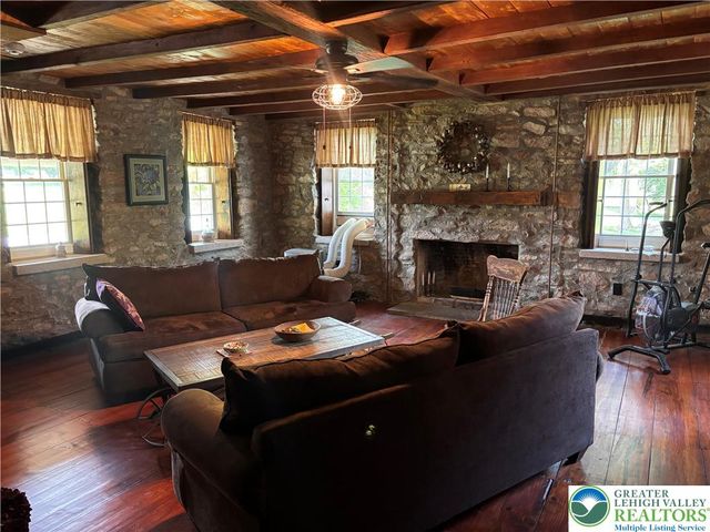 3590 Drifting Drive, Lower Saucon Twp, PA 18055