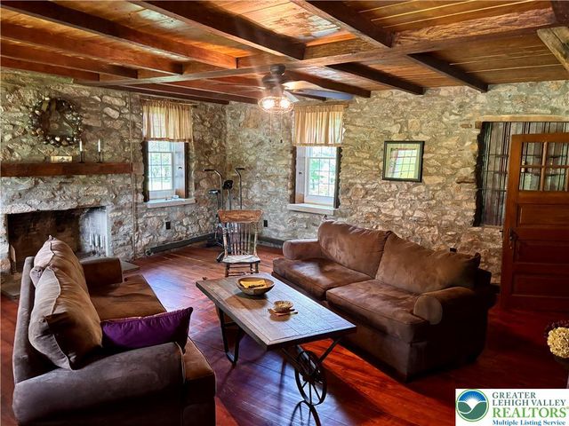 3590 Drifting Drive, Lower Saucon Twp, PA 18055