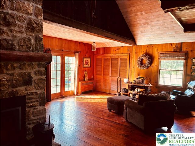3590 Drifting Drive, Lower Saucon Twp, PA 18055
