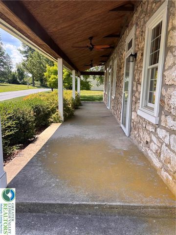 3590 Drifting Drive, Lower Saucon Twp, PA 18055