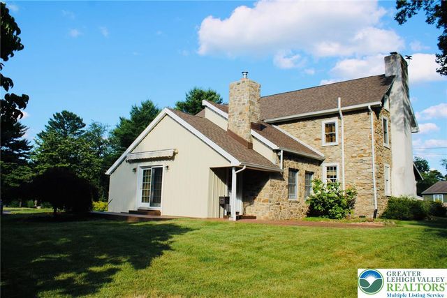 3590 Drifting Drive, Lower Saucon Twp, PA 18055