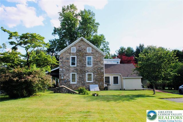 3590 Drifting Drive, Lower Saucon Twp, PA 18055