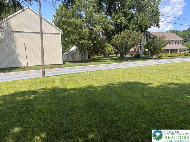 3590 Drifting Drive, Lower Saucon Twp, PA 18055