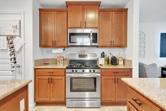 913 Harriett Avenue, Sanger, CA 93657