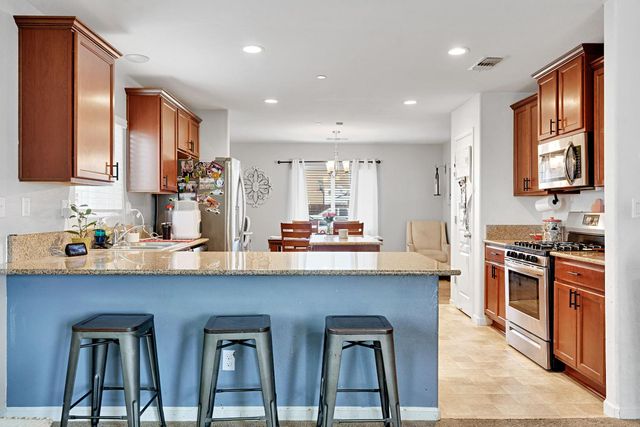 913 Harriett Avenue, Sanger, CA 93657