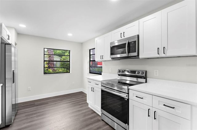 5014 BARRINGTON CIRCLE 2102, Sarasota, FL 34234