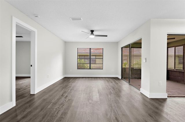 5014 BARRINGTON CIRCLE 2102, Sarasota, FL 34234