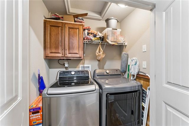 12204 E 214th Street, Peculiar, MO 64078