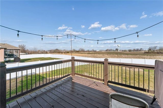 12204 E 214th Street, Peculiar, MO 64078