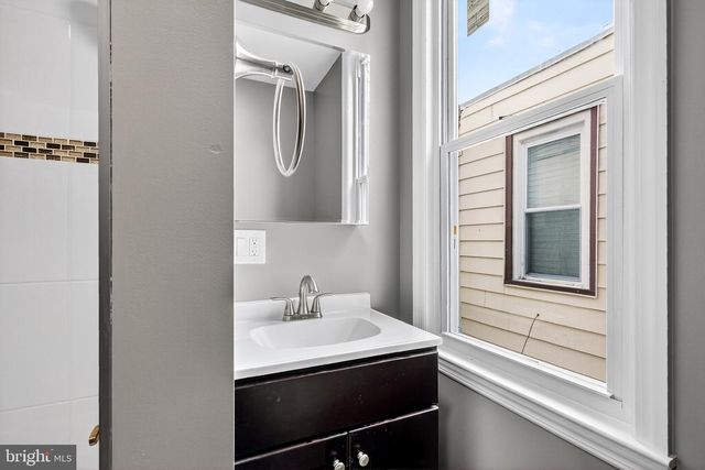 15 ADELLA AVE, Hamilton, NJ 08609