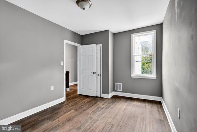 15 ADELLA AVE, Hamilton, NJ 08609