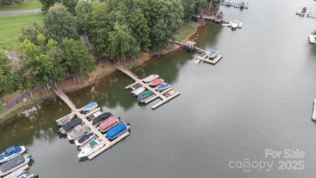 110 N Shore Drive, Mooresville, NC 28117