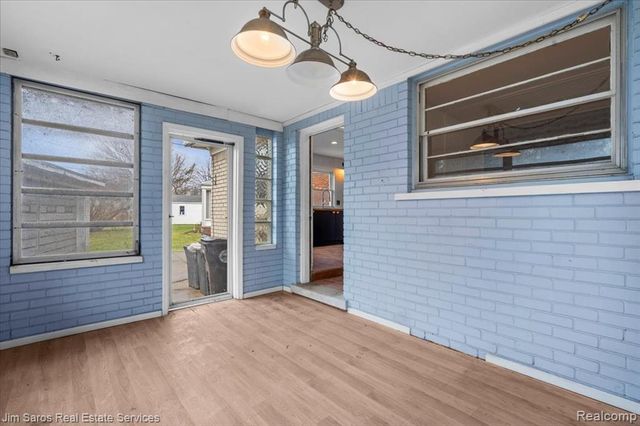 463 Elizabeth Court, Grosse Pointe Farms, MI 48236