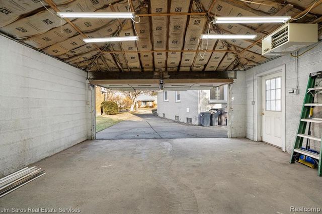 463 Elizabeth Court, Grosse Pointe Farms, MI 48236