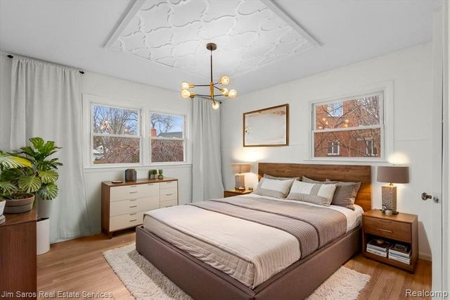 463 Elizabeth Court, Grosse Pointe Farms, MI 48236