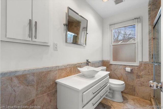 463 Elizabeth Court, Grosse Pointe Farms, MI 48236