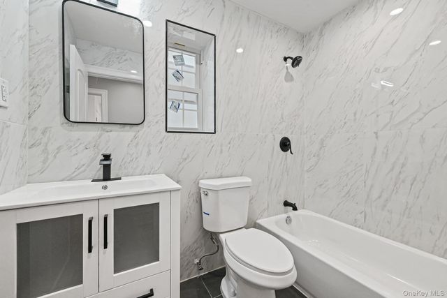 118-11 Lakeview Boulevard, Jamaica, NY 11434