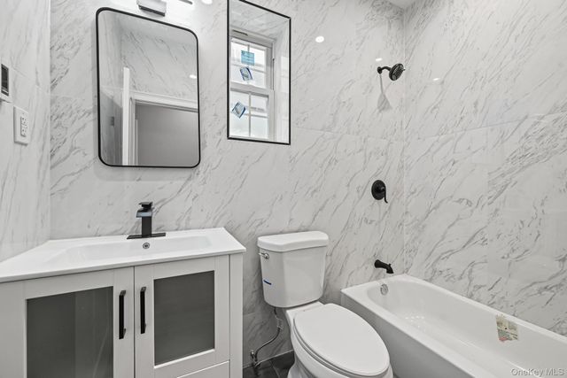 118-11 Lakeview Boulevard, Jamaica, NY 11434