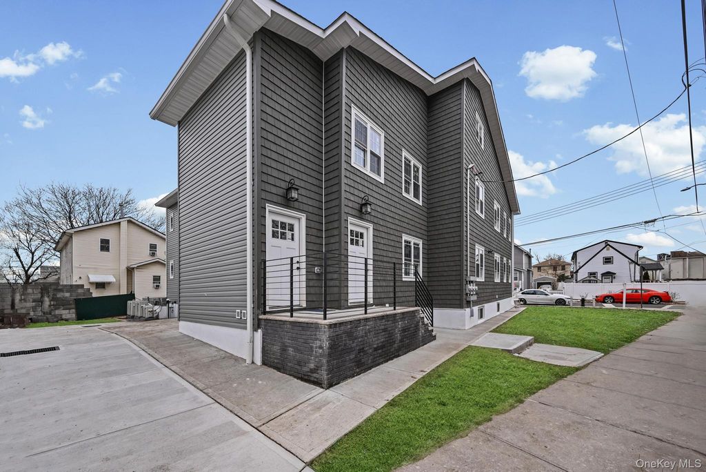 118-11 Lakeview Boulevard, Jamaica, NY 11434