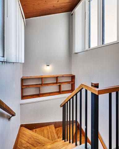242 N East St. 24, Amherst, MA 01002
