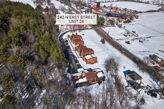 242 N East St. 24, Amherst, MA 01002