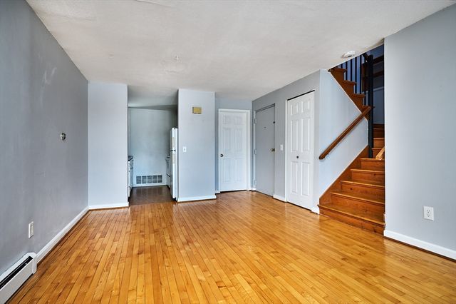 242 N East St. 24, Amherst, MA 01002