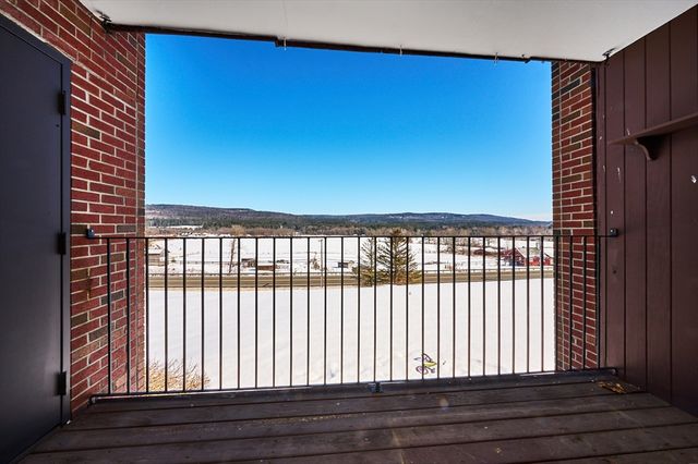 242 N East St. 24, Amherst, MA 01002