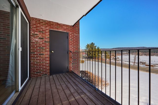 242 N East St. 24, Amherst, MA 01002