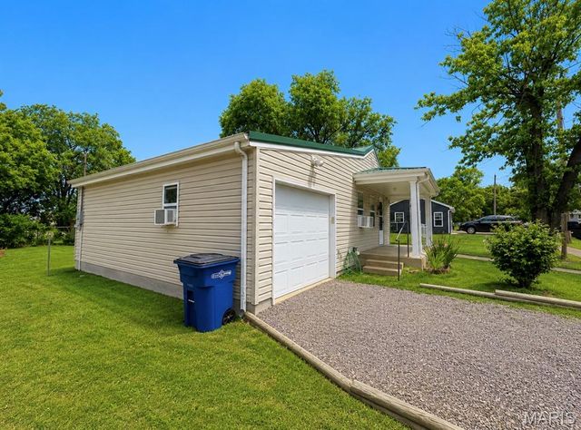 303 E Ash Street, Desloge, MO 63601