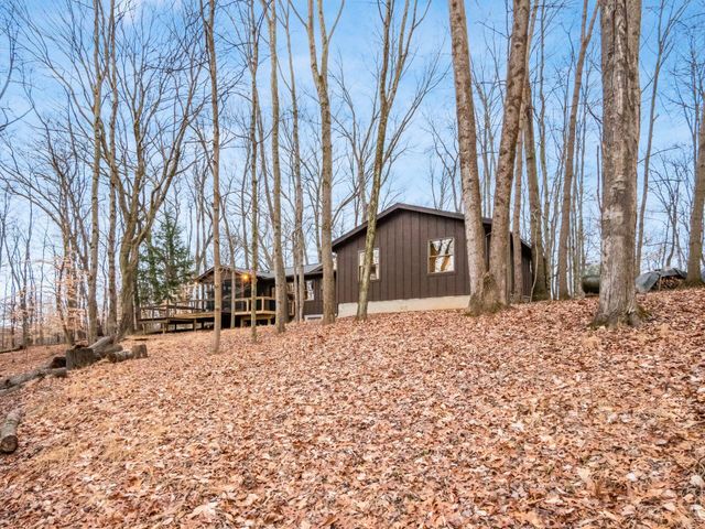 1060 Fox Lane, Sugar Grove, OH 43155