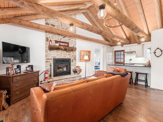 1060 Fox Lane, Sugar Grove, OH 43155