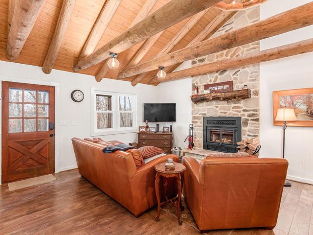 1060 Fox Lane, Sugar Grove, OH 43155