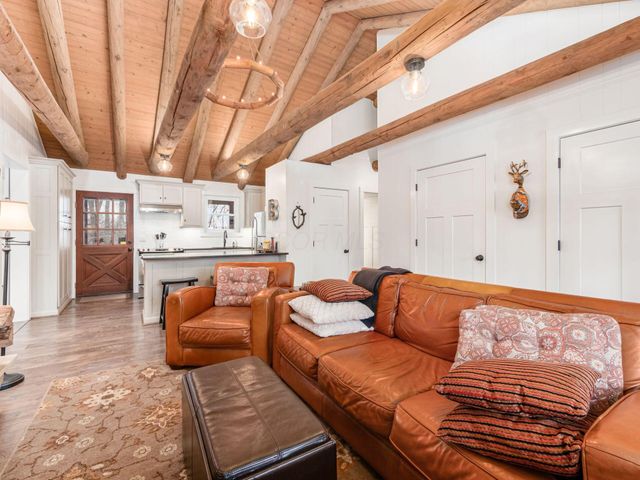 1060 Fox Lane, Sugar Grove, OH 43155