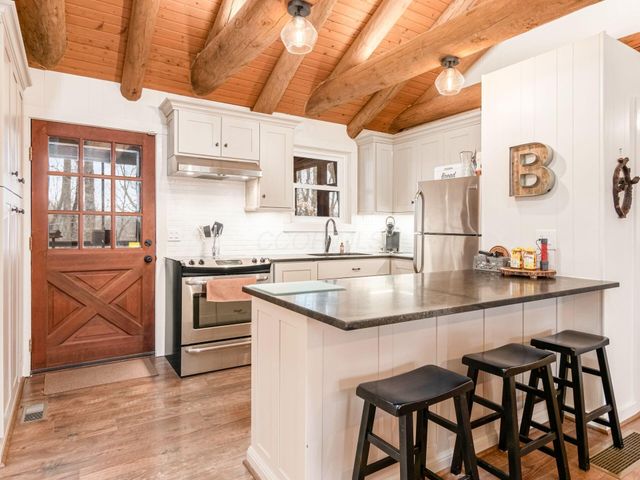 1060 Fox Lane, Sugar Grove, OH 43155