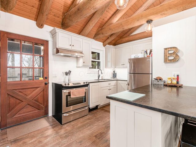 1060 Fox Lane, Sugar Grove, OH 43155