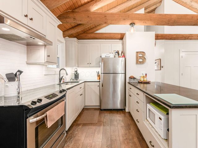 1060 Fox Lane, Sugar Grove, OH 43155