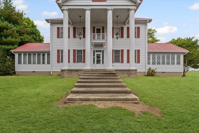 2550 E County Road 1375 Road, Newman, IL 61942