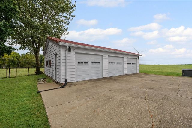 2550 E County Road 1375 Road, Newman, IL 61942